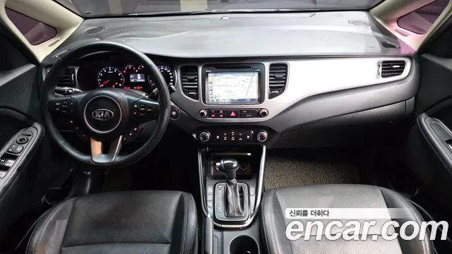 Kia Carens — интерьер