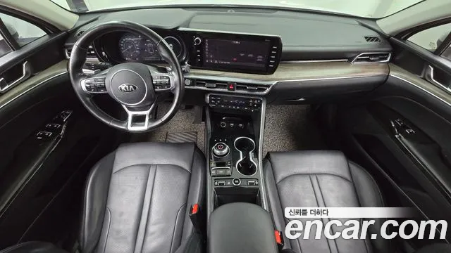 Kia K5 — интерьер