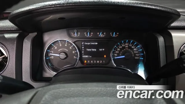 Ford F-150 — интерьер