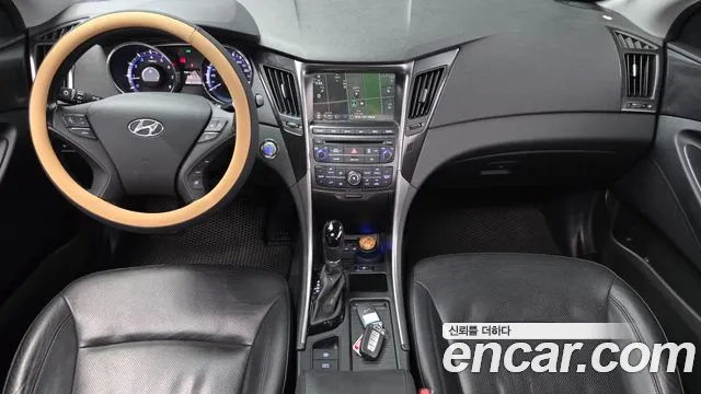Hyundai Sonata — интерьер