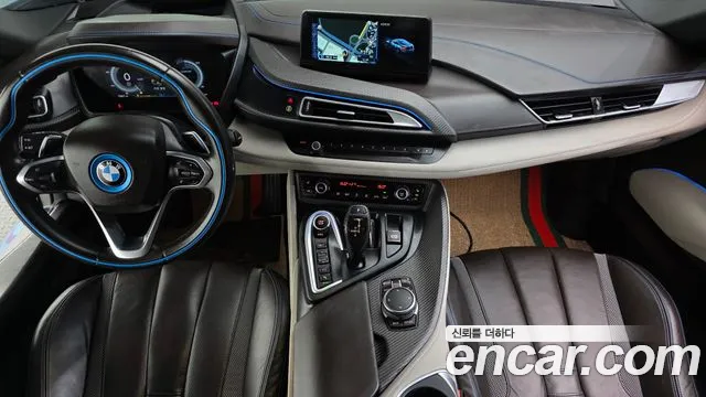 BMW i8 — интерьер
