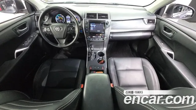 Toyota Camry — интерьер