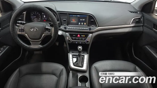 Hyundai Elantra — интерьер