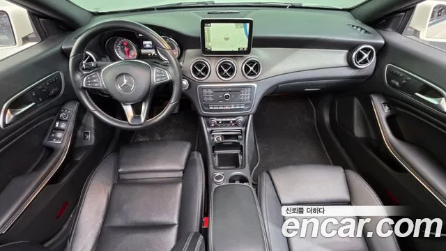 Mercedes-Benz CLA-класс — интерьер