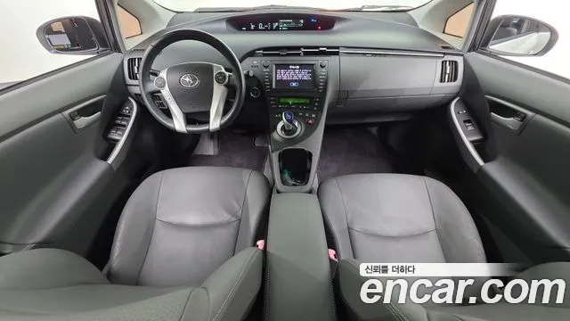 Toyota Prius — интерьер