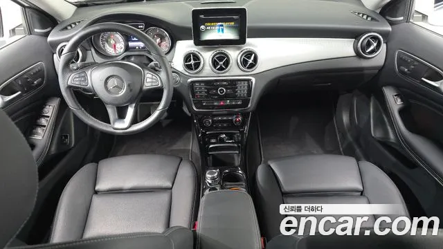 Mercedes-Benz GLA-класс — интерьер