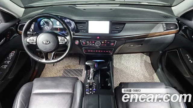 Kia K7 — интерьер