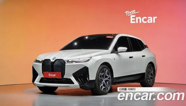 BMW iX — экстерьер