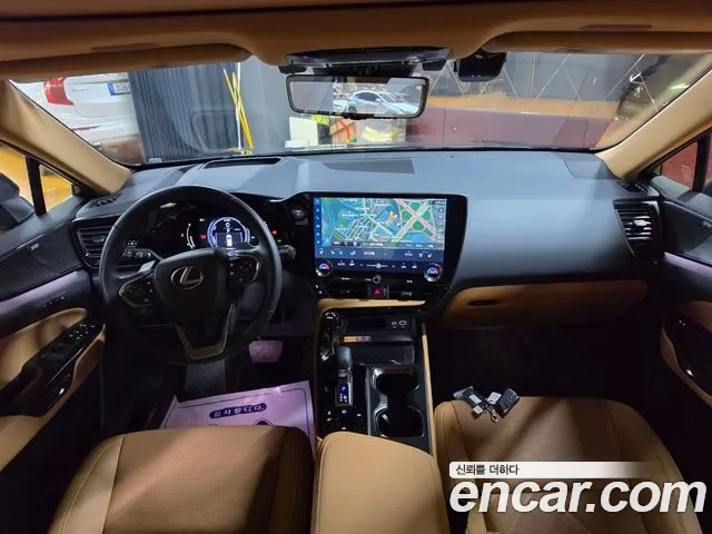 Lexus NX — интерьер
