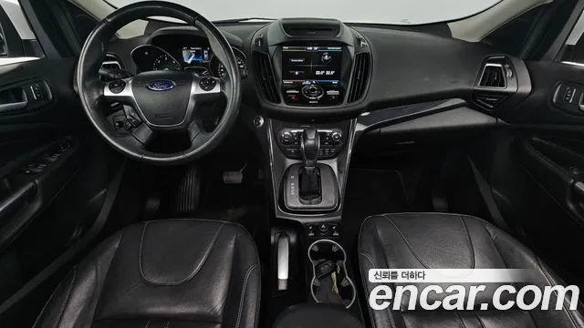 Ford Kuga — интерьер