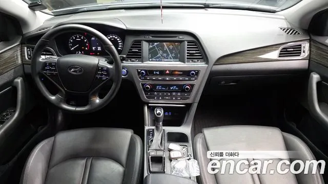 Hyundai Sonata — интерьер