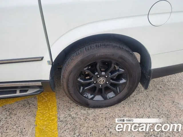KG Mobility Korando — интерьер