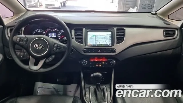 Kia Carens — интерьер