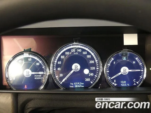 Rolls-Royce Cullinan — интерьер