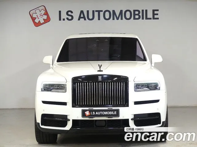 Rolls-Royce Cullinan — экстерьер