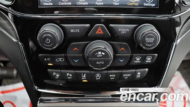 Jeep Cherokee — интерьер