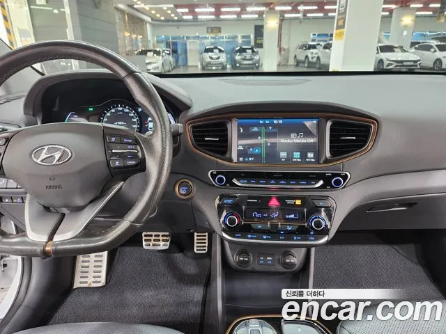 Hyundai Ioniq — интерьер