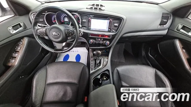 Kia K5 — интерьер