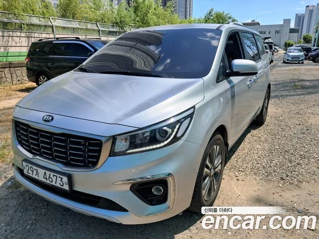 Kia Carnival — экстерьер