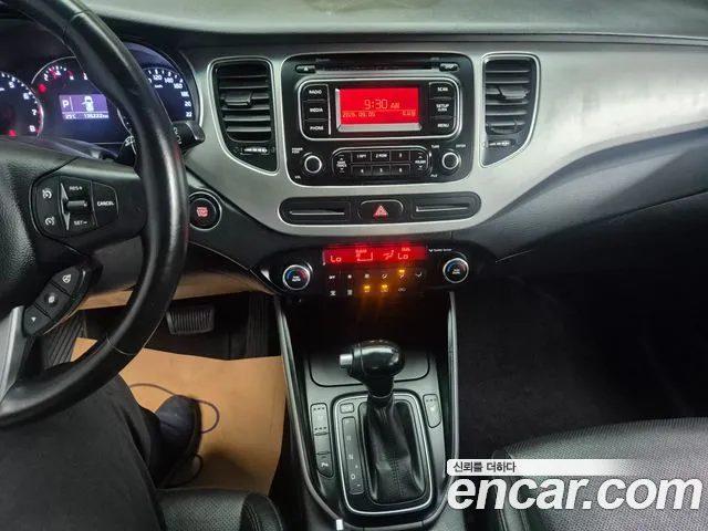 Kia Carens — интерьер
