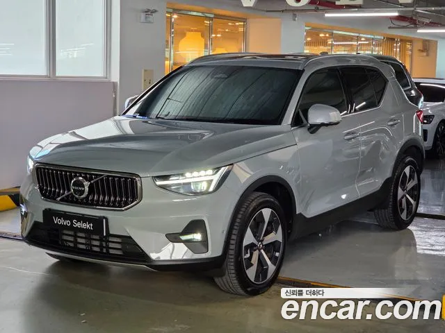 Volvo XC40 — экстерьер