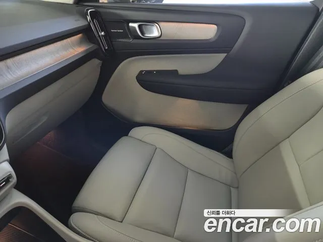 Volvo XC40 — интерьер