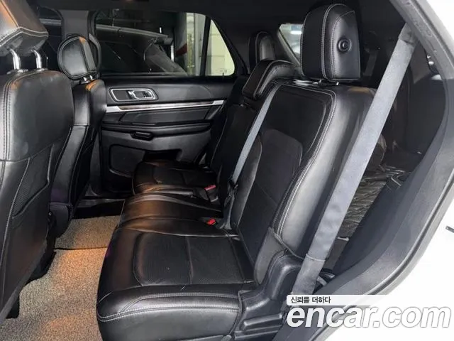 Ford Explorer — интерьер