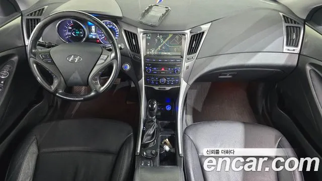 Hyundai Sonata — интерьер
