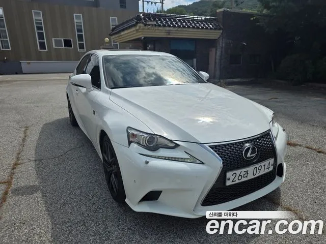 Lexus IS — экстерьер