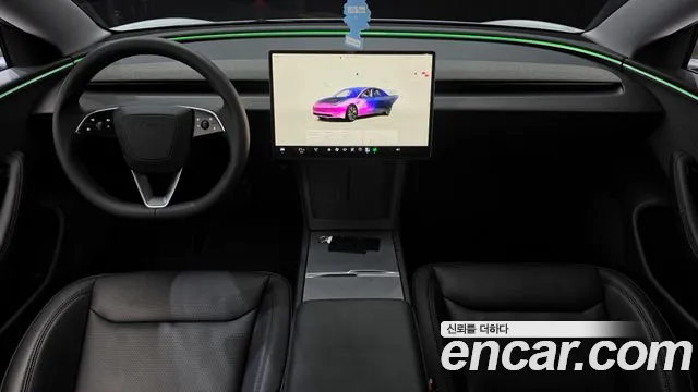 Tesla Model 3 — интерьер