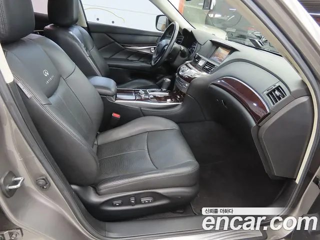 Infiniti M — интерьер
