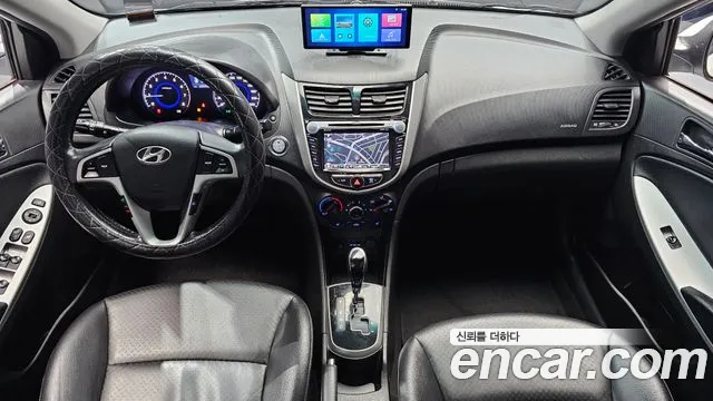 Hyundai Accent — интерьер