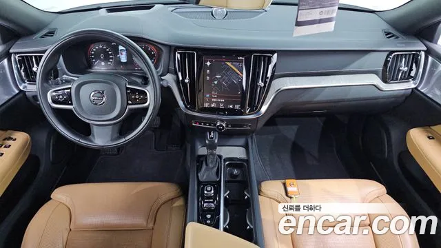 Volvo S60 — интерьер