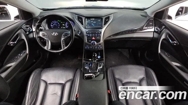 Hyundai Grandeur — интерьер
