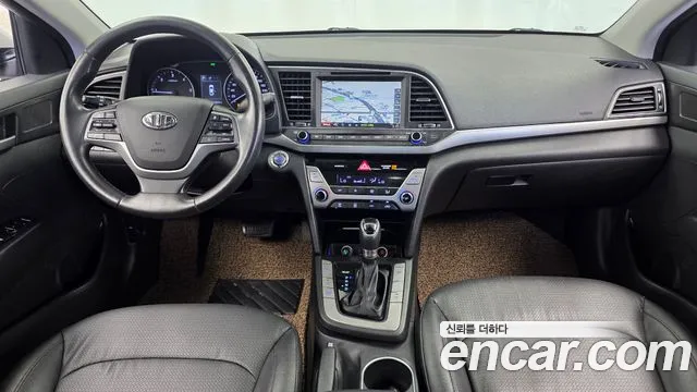 Hyundai Elantra — интерьер