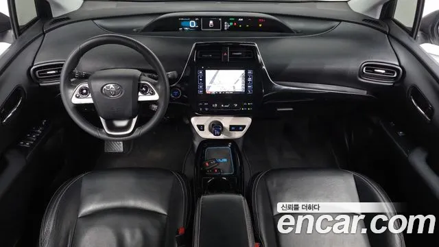 Toyota Prius — интерьер