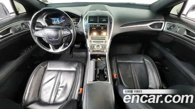 Lincoln MKZ — интерьер