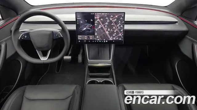 Tesla Model Y — интерьер