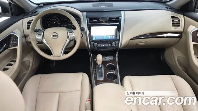 Nissan Altima — интерьер