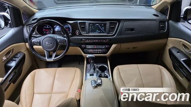 Kia Carnival — интерьер