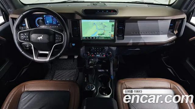 Ford Bronco — интерьер