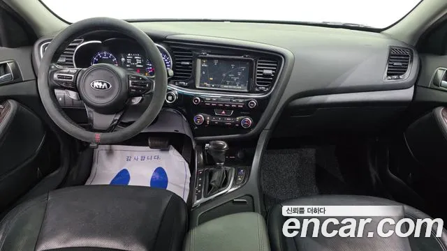 Kia K5 — интерьер