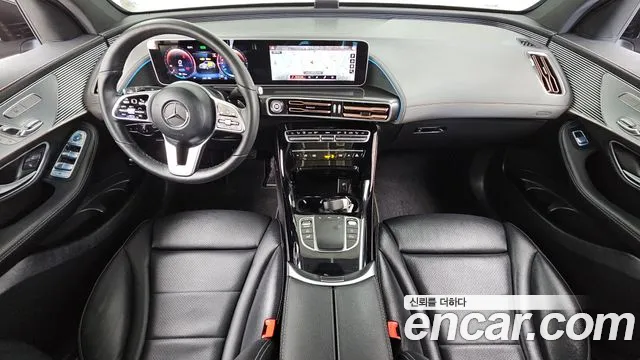 Mercedes-Benz EQC — интерьер
