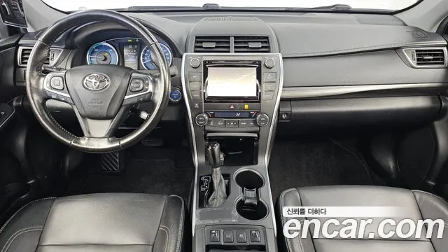 Toyota Camry — интерьер