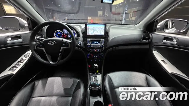 Hyundai Accent — интерьер