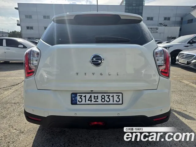 KG Mobility Tivoli — интерьер