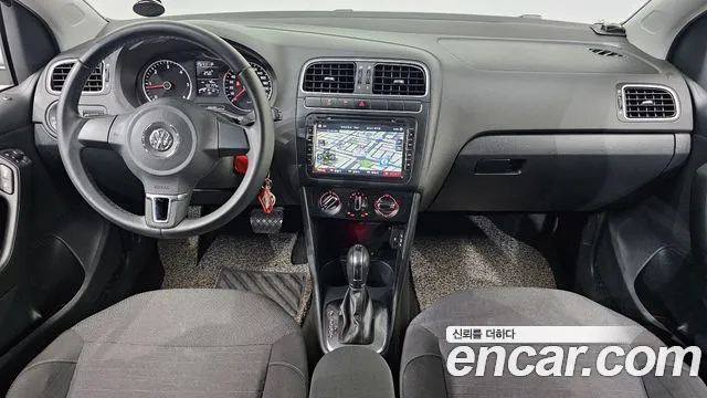 Volkswagen Polo — интерьер