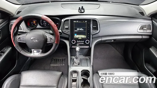 Renault Korea SM6 — интерьер