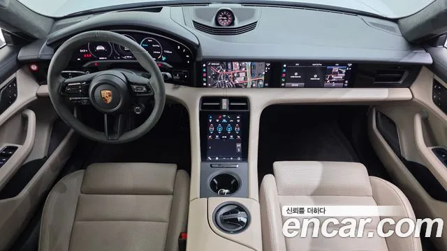 Porsche Taycan — интерьер