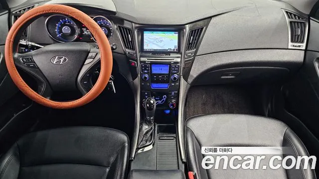 Hyundai Sonata — интерьер
